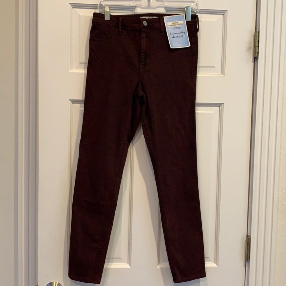 NWT Hollister high rise super skinny. Size 11/30. Burgundy wash